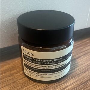 Mandarin Facial Hydrating Cream - Black and Brown